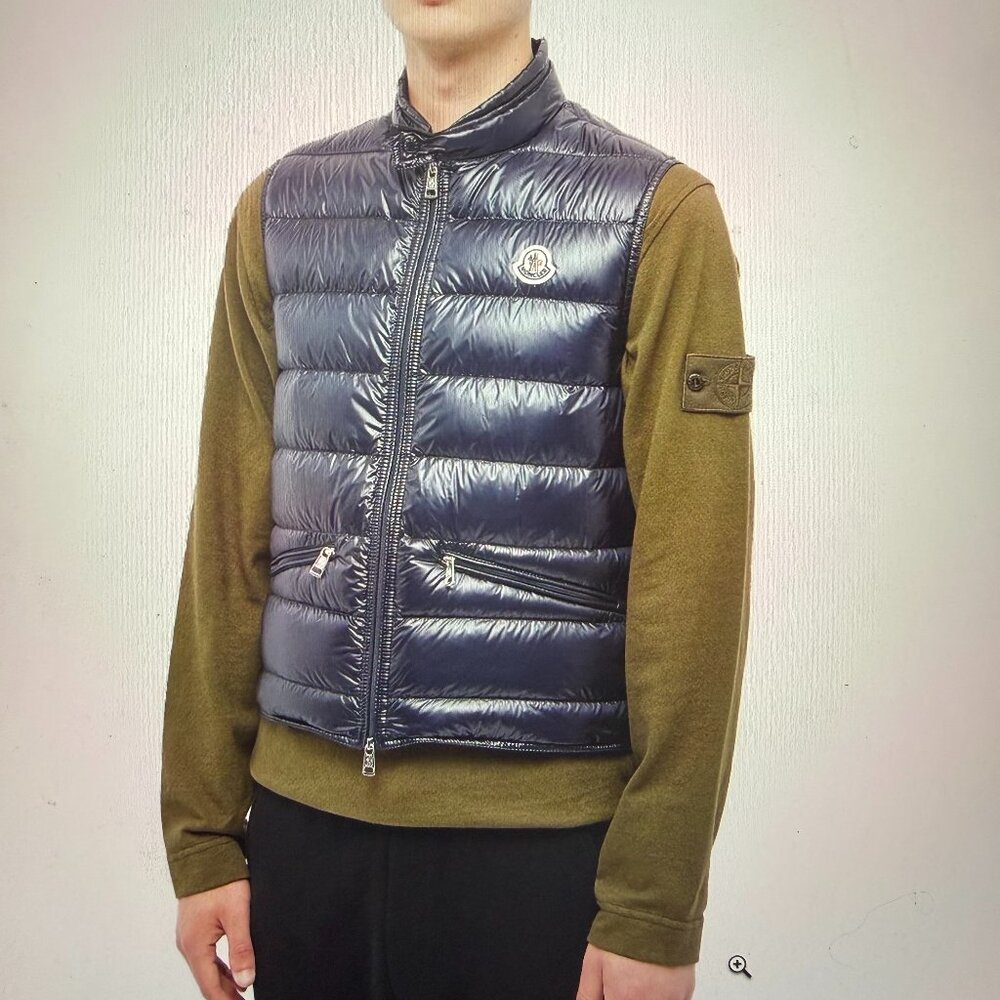 Moncler Gui Packable Down Gilet Size 2 - Medium in Navy Blue